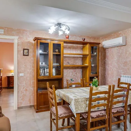 Timeless In With Terrace Apartamento